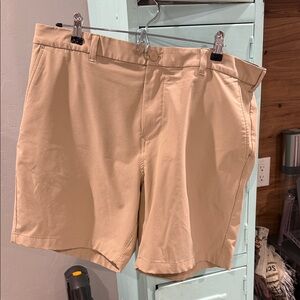 Mizz+Main helmsman golf short